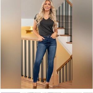 NWT KanCan Estilo Dark Blue Mid-Rise Skinny Jeans